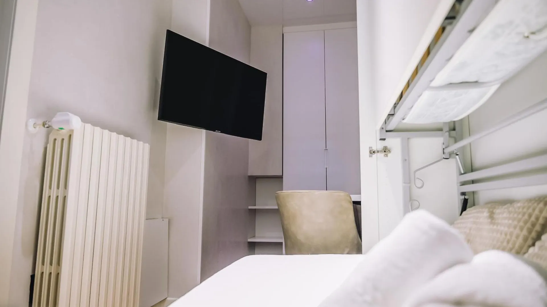 B&B Luxury Italian House Rho Guest house