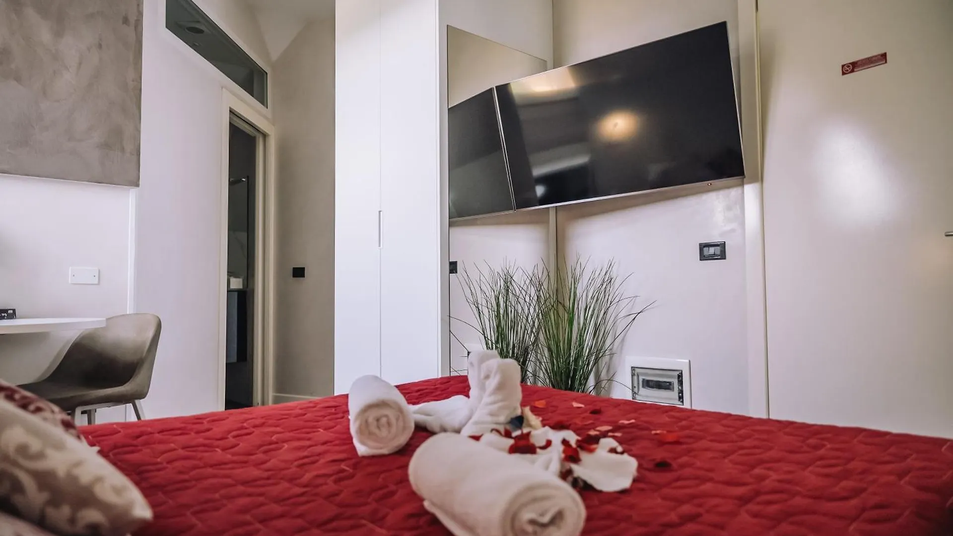 B&B Luxury Italian House Rho 0*,