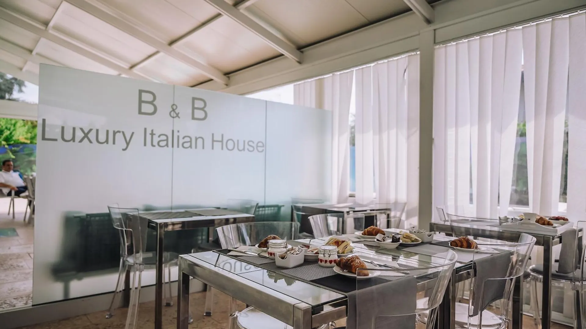 B&B Luxury Italian House Rho Guest house